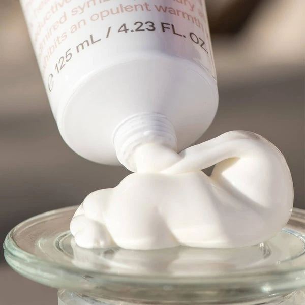 KORRES Vanilla Blossom Elasti-Smooth Body Butter 125ml 4 KORRES Vanilla Blossom Elasti-Smooth Body Butter 125ml - Image 2