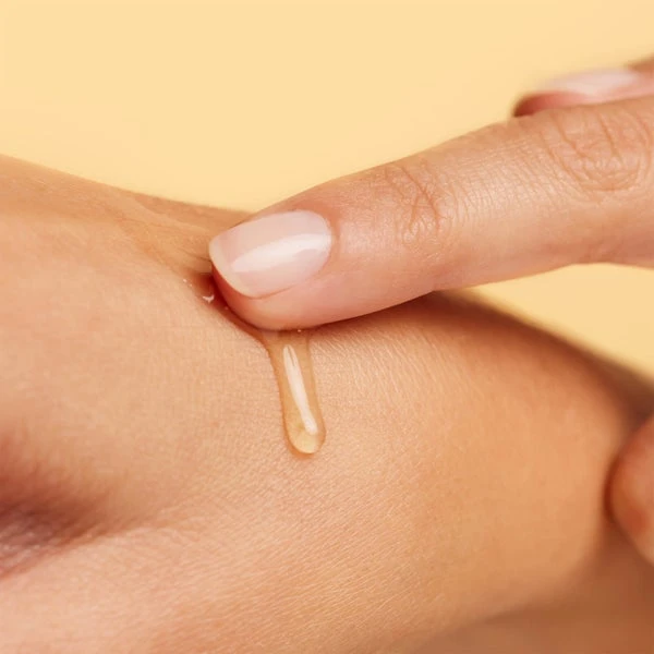 ISDIN ISDINCEUTICS Essential Cleansing Hydrating And Effective Oil Makeup Remover Oil Cleanser 6.76 Fl. Oz 4 ISDIN ISDINCEUTICS Essential Cleansing Hydrating And Effective Oil Makeup Remover Oil Cleanser 6.76 Fl. Oz - Image 2